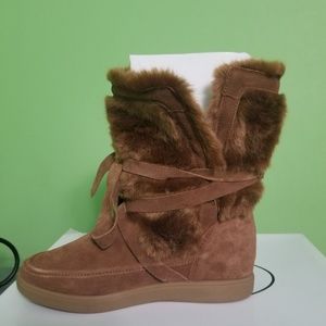Steve Madden Tan Fur-Trimmed Ankle Booties